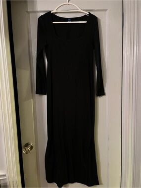 Old Navy Black Long Sleeve Scoop-Neck Maxi Dress